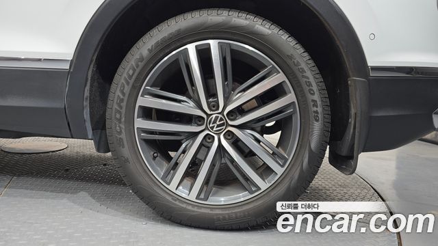 Volkswagen Tiguan 2023 — photo 7