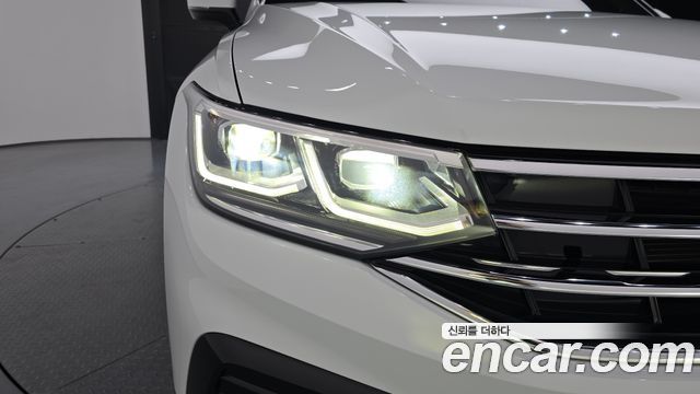 Volkswagen Tiguan 2023 — photo 8