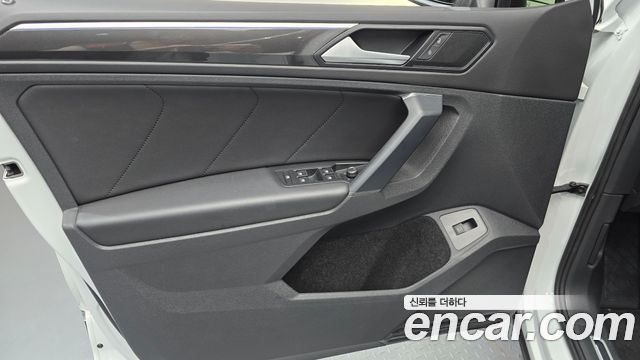 Volkswagen Tiguan 2023 — photo 14