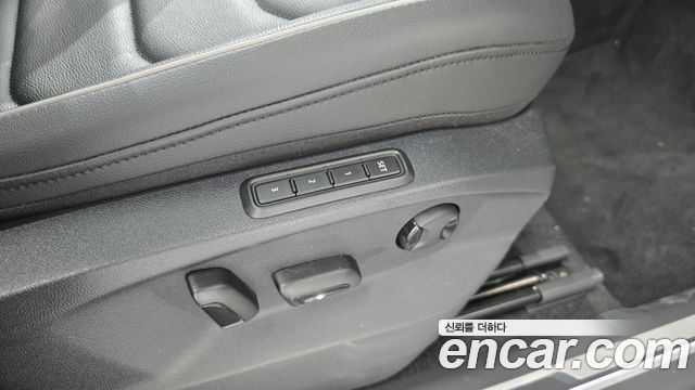 Volkswagen Tiguan 2023 — photo 29