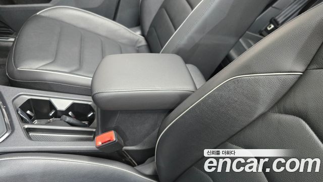 Volkswagen Tiguan 2023 — photo 32