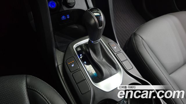 Hyundai Santafe 2016 — photo 9