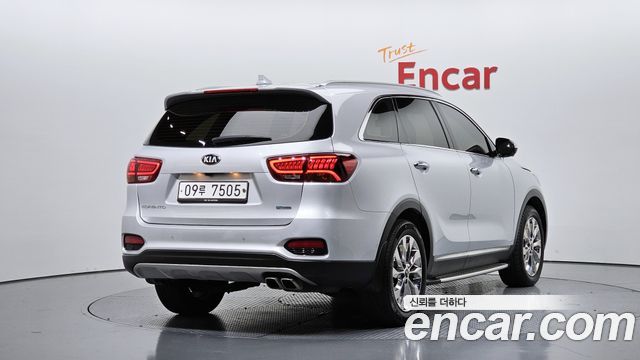 Kia Sorento 2018 — photo 2