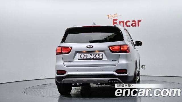 Kia Sorento 2018 — photo 4