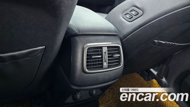 Kia Sorento 2018 — photo 25