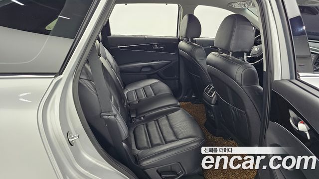 Kia Sorento 2018 — photo 16