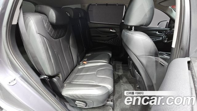 Hyundai Santafe 2022 — photo 17