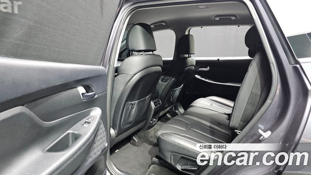 Hyundai Santafe 2022 — photo 18