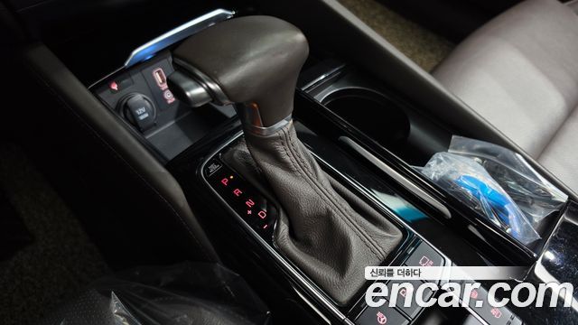 Kia K7 2019 — photo 12