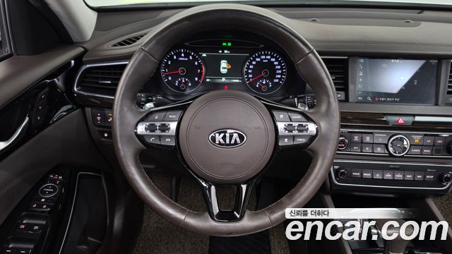 Kia K7 2019 — photo 18