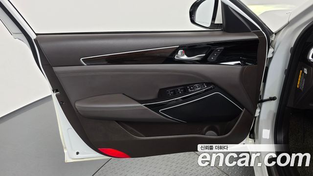 Kia K7 2019 — photo 14
