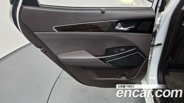 Kia K7 2019 — photo 15