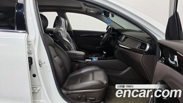 Kia K7 2019 — photo 16