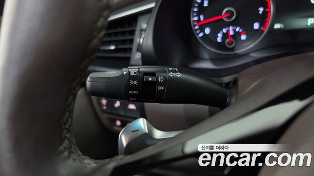 Kia K7 2019 — photo 30
