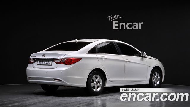 Hyundai Sonata 2010 — photo 2