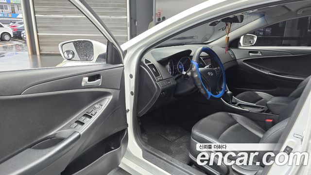 Hyundai Sonata 2010 — photo 10