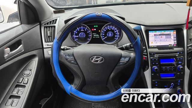 Hyundai Sonata 2010 — photo 13