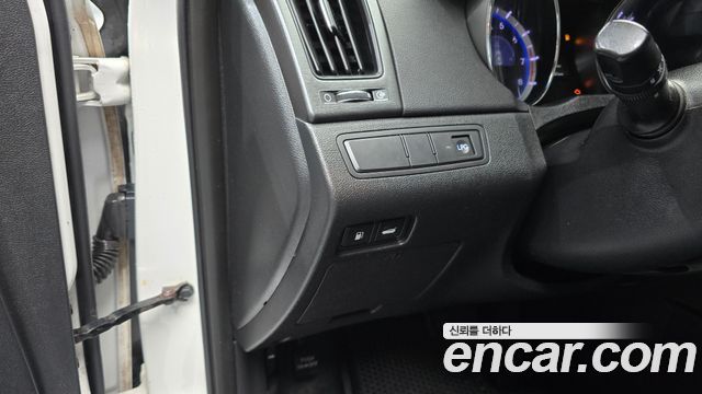 Hyundai Sonata 2010 — photo 16