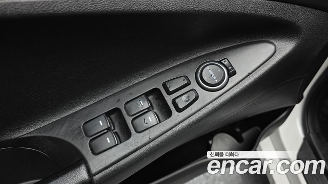 Hyundai Sonata 2010 — photo 17