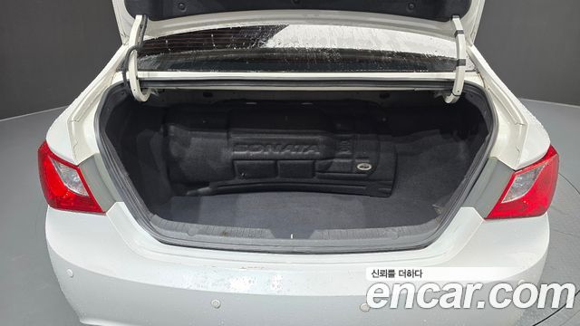 Hyundai Sonata 2010 — photo 20