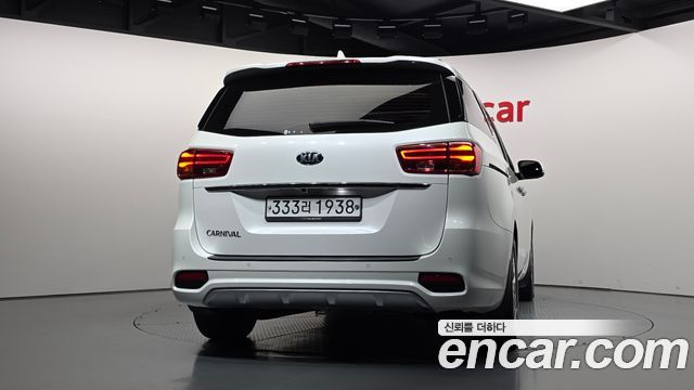 Kia Canival 2020 — photo 4