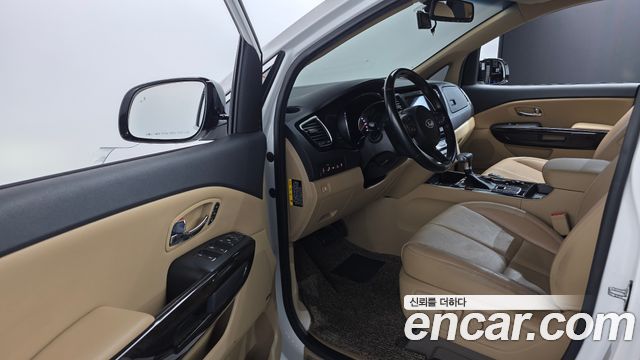 Kia Canival 2020 — photo 10