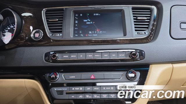 Kia Canival 2020 — photo 14