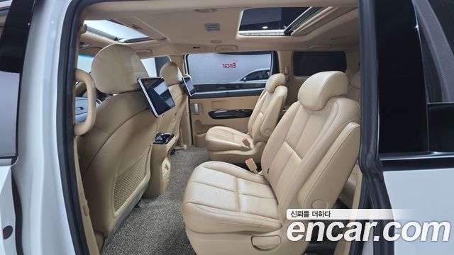 Kia Canival 2020 — photo 16