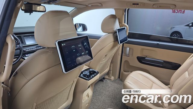 Kia Canival 2020 — photo 17