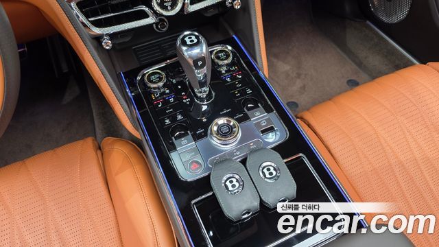 Bentley Flying Spur 2022 — photo 12