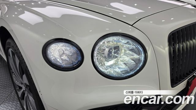 Bentley Flying Spur 2022 — photo 8