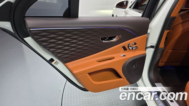 Bentley Flying Spur 2022 — photo 15