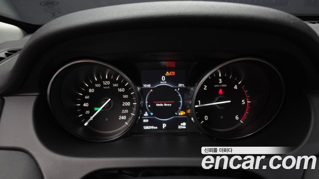 Land Rover Discovery Sport 2017 — photo 8