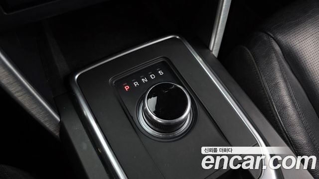 Land Rover Discovery Sport 2017 — photo 9