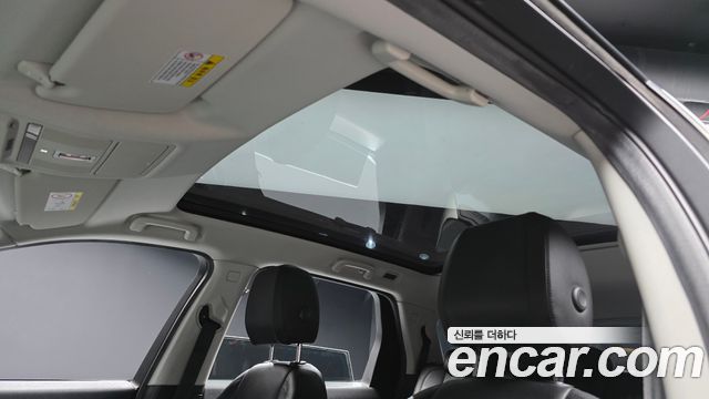 Land Rover Discovery Sport 2017 — photo 16