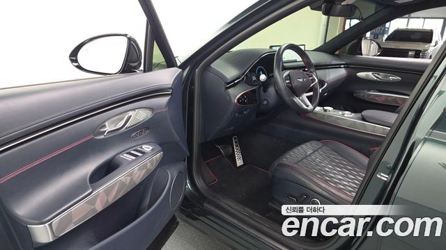 Genesis GV70 2023 — photo 13