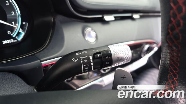 Genesis GV70 2023 — photo 28
