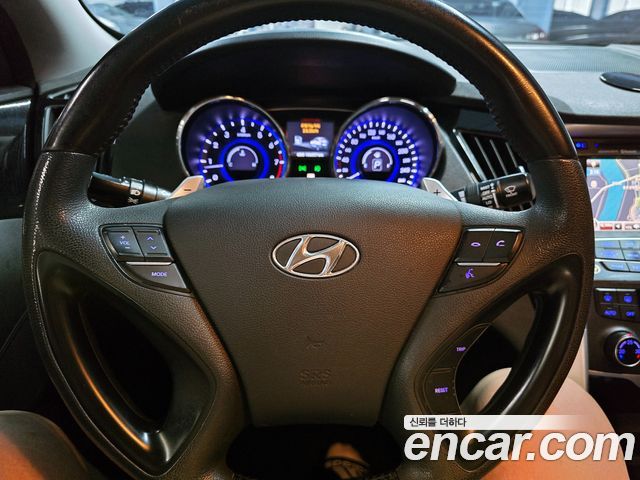 Hyundai Sonata 2010 — photo 10