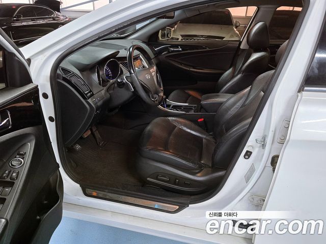 Hyundai Sonata 2010 — photo 11