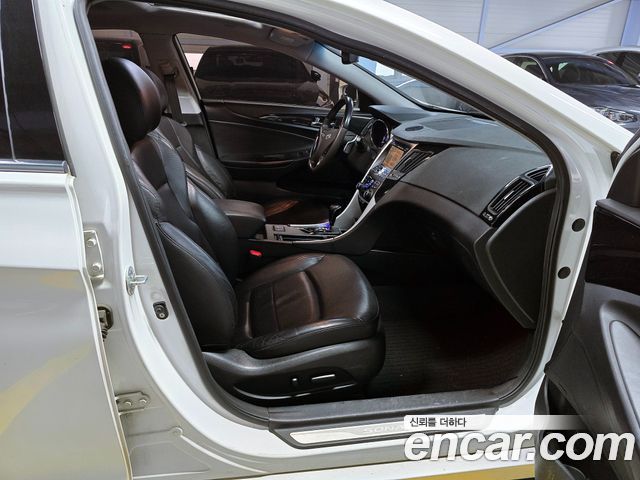 Hyundai Sonata 2010 — photo 12