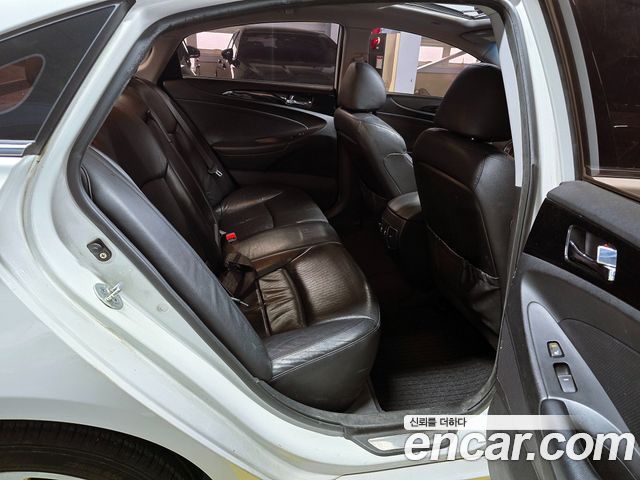 Hyundai Sonata 2010 — photo 14