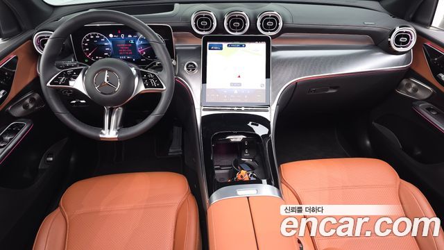 Mercedes-Benz GLC-Class 2026 — photo 10
