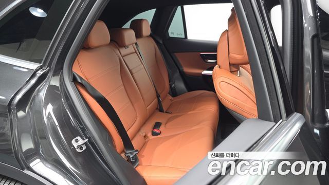 Mercedes-Benz GLC-Class 2026 — photo 17