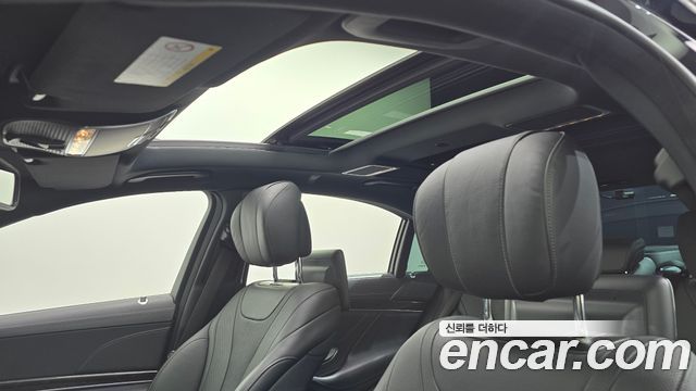 Mercedes-Benz S-Class 2017 — photo 17