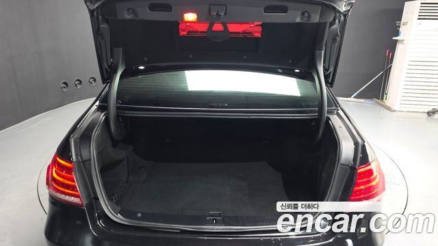 Mercedes-Benz E-Class 2015 — photo 26