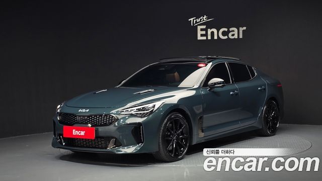Kia Stinger 2023 — photo 1