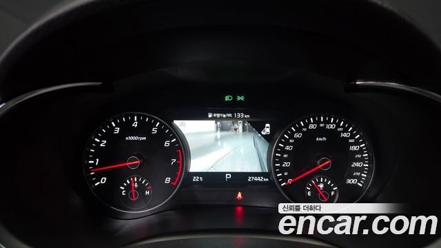 Kia Stinger 2023 — photo 11