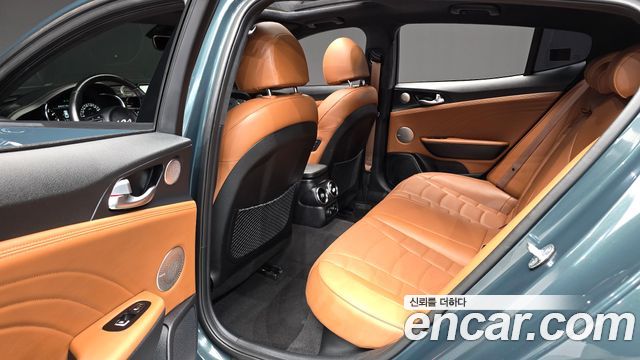 Kia Stinger 2023 — photo 17