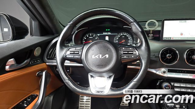 Kia Stinger 2023 — photo 18