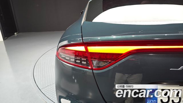 Kia Stinger 2023 — photo 9